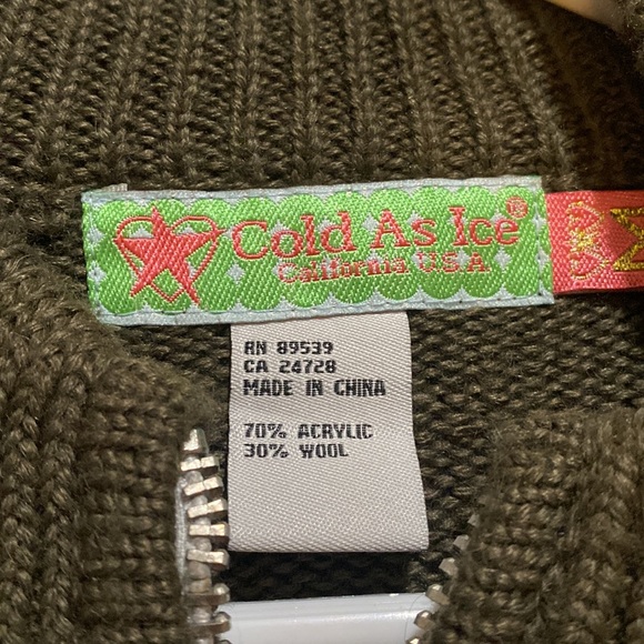 Cold as ice ski sweater - medium - Picture 2 of 3